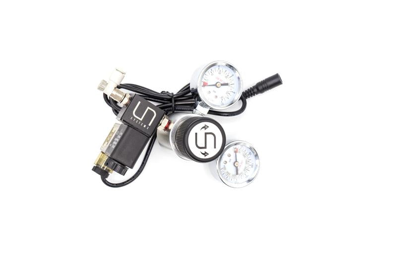 CO2 REGULATORS and ACESSORIES